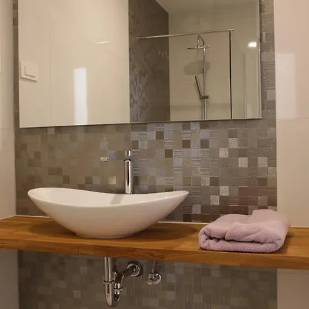 Hotel apartamentowy Dalmacija *