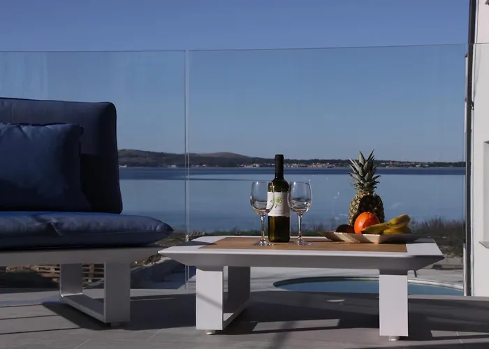 Dalmacija Aparthotel 4*