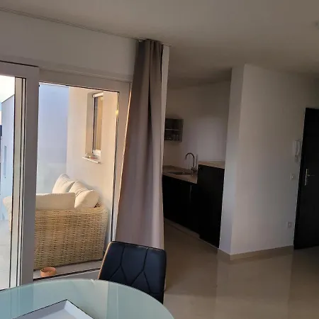 Ξενοδοχείο με διαμερίσματα Dalmacija 4*