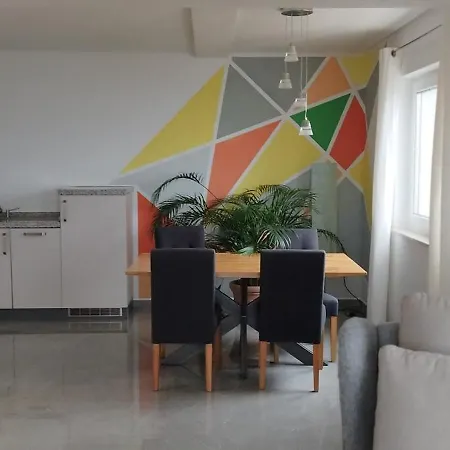 Ξενοδοχείο με διαμερίσματα Dalmacija Privlaka (Zadar)