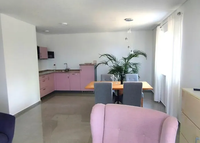 Dalmacija Aparthotel 4*